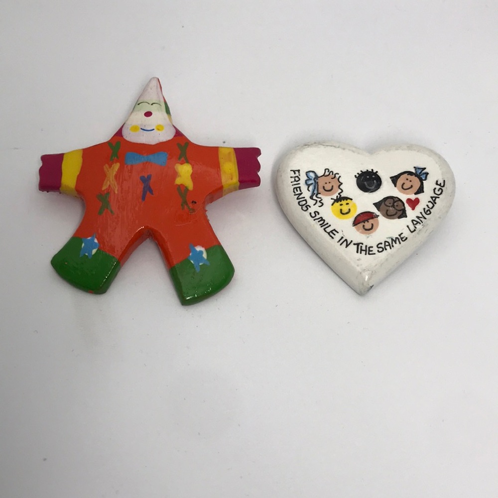 ✨5/$10✨wood brooches